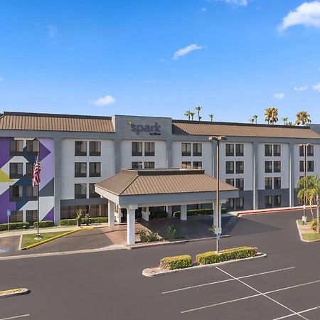 Spark By Hilton Bakersfield Central Екстер'єр фото