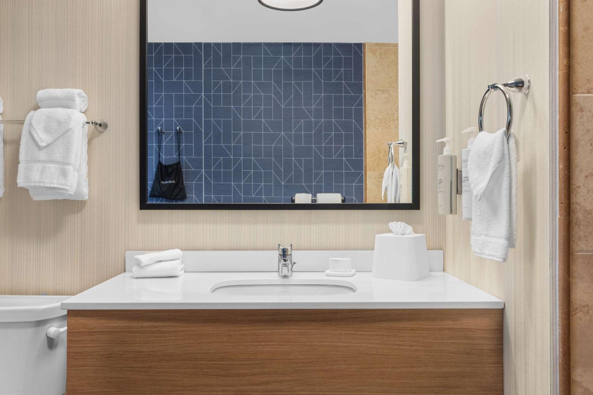 Spark By Hilton Bakersfield Central Екстер'єр фото