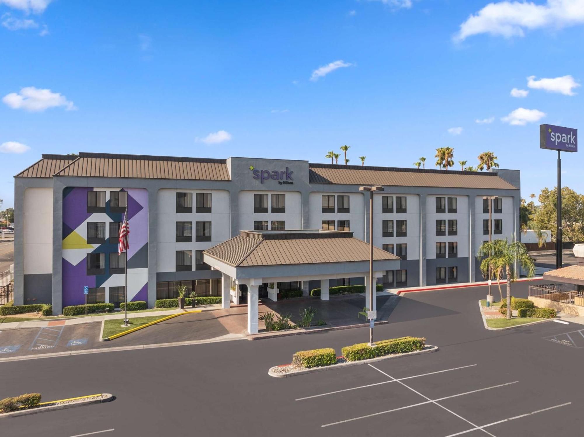 Spark By Hilton Bakersfield Central Екстер'єр фото